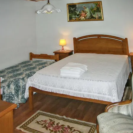 Villa Charming In With Shared Pool *