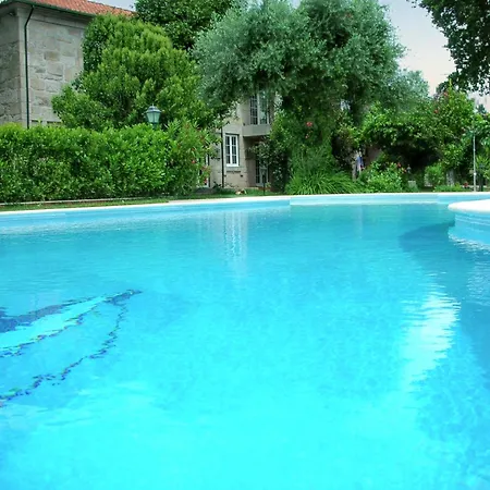 Charming In With Shared Pool Pedraca