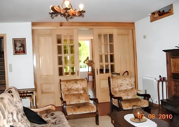 Villa Charming In With Shared Pool