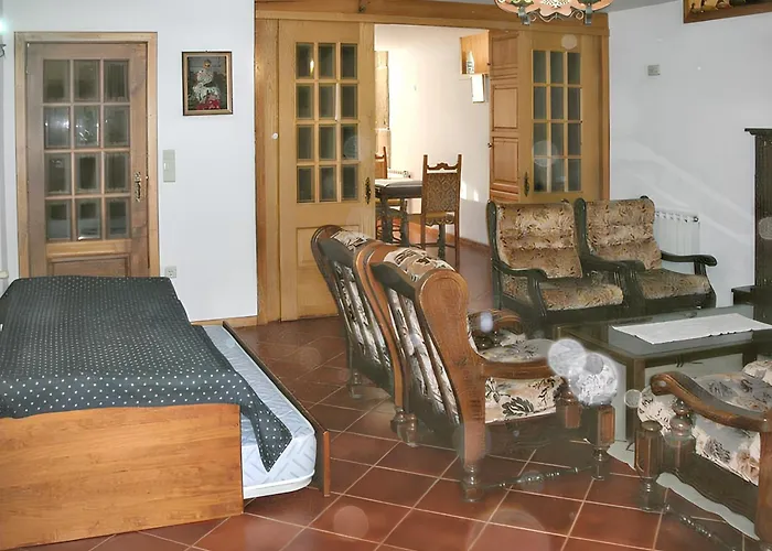 Villa Charming In With Shared Pool *