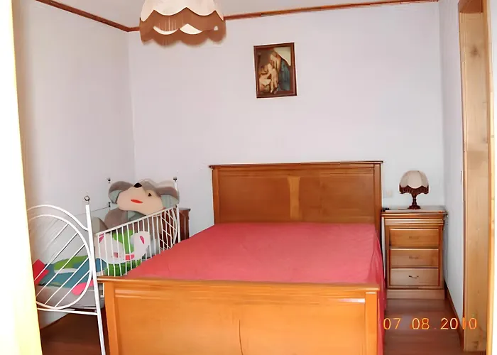 Charming In With Shared Pool Pedraça